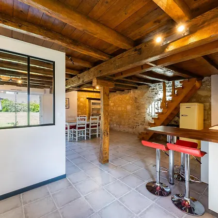 펜션 La Ferme - Chateau Le Noble Saint-Germain-du-Puch