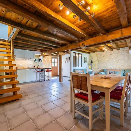 펜션 La Ferme - Chateau Le Noble Saint-Germain-du-Puch