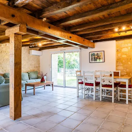 La Ferme - Chateau Le Noble بيت للعطل