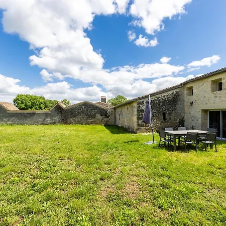 La Ferme - Chateau Le Noble