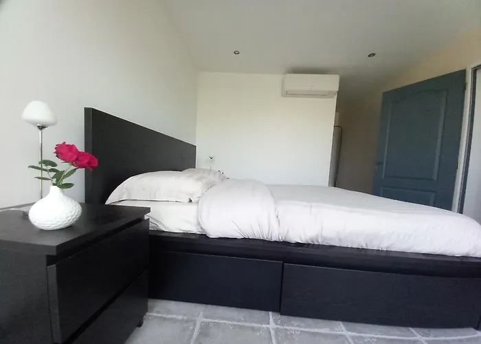 Дом отдыха La Ferme - Chateau Le Noble Saint-Germain-du-Puch