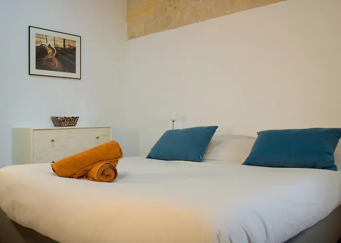 Дом отдыха La Ferme - Chateau Le Noble